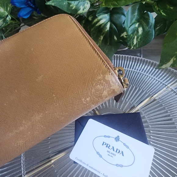 Authentic Prada Saffiano zippy wallet - Picture 12 of 12
